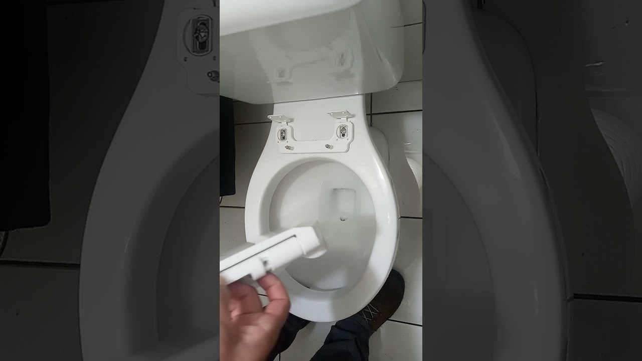 instalação de tampa assento sanitário deca AP.165.17