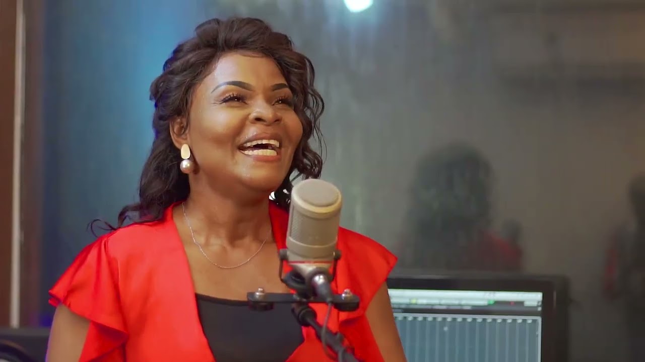 Jésus Est Vivant - Lisa Nkashama ( Vidéo Acoustique )