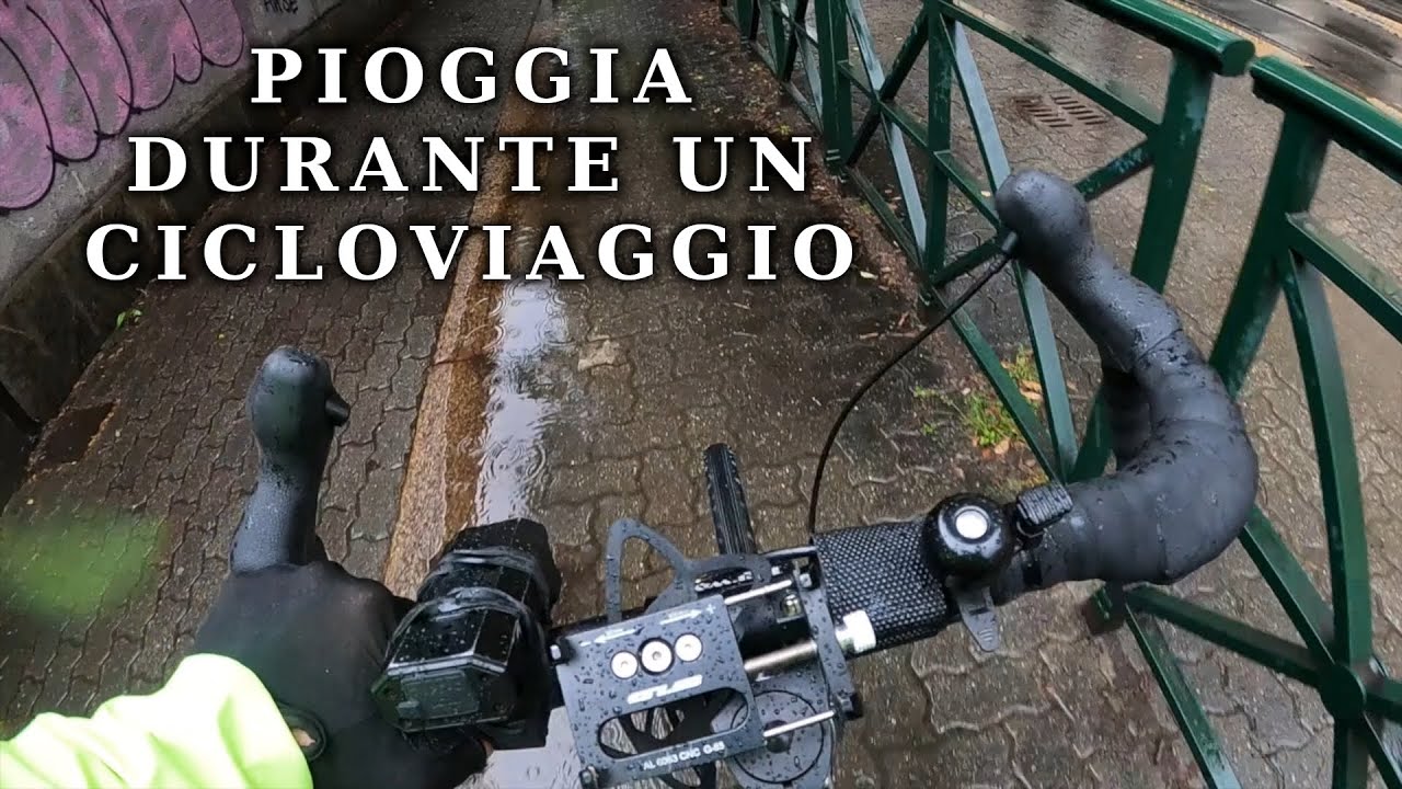 Pioggia durante un cicloviaggio
