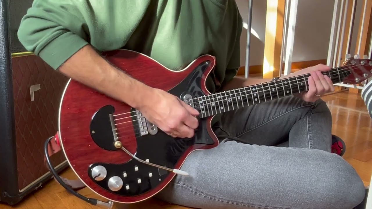 BRIAN MAY's Red Special, Treble Booster and a Vox AC30