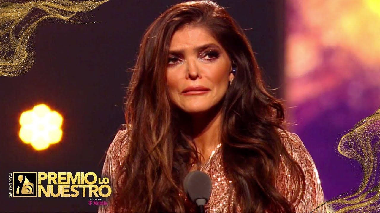 Ana Bárbara recibe entre lágrimas el Premio Lo Nuestro a la Trayectoria | Premio Lo Nuestro 2024