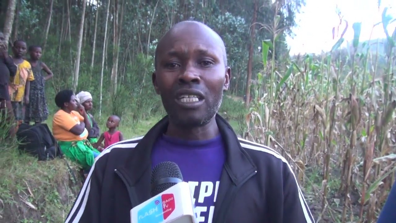 Rwamagana :  Umukire ngo yaguze abaturage