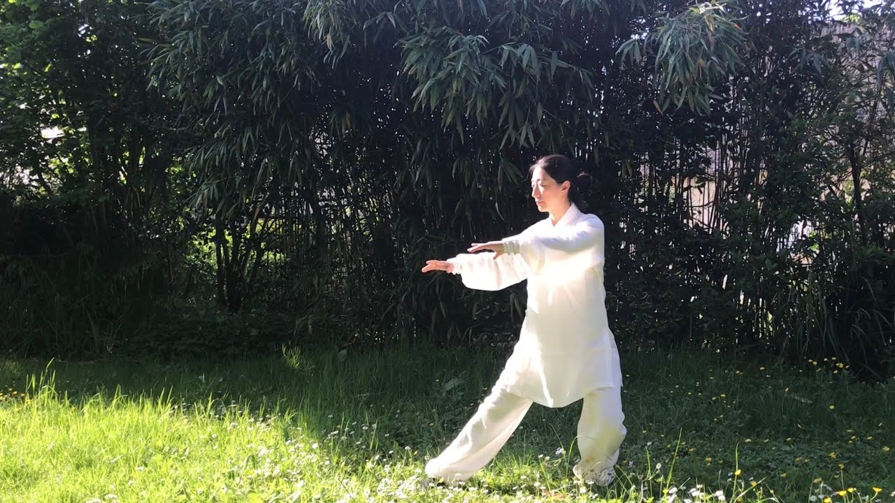 武当活骨养生功 10 [enchaînement 1 à 9] Qigong : Assouplir les articulations par ZHOU Guihua 周贵华