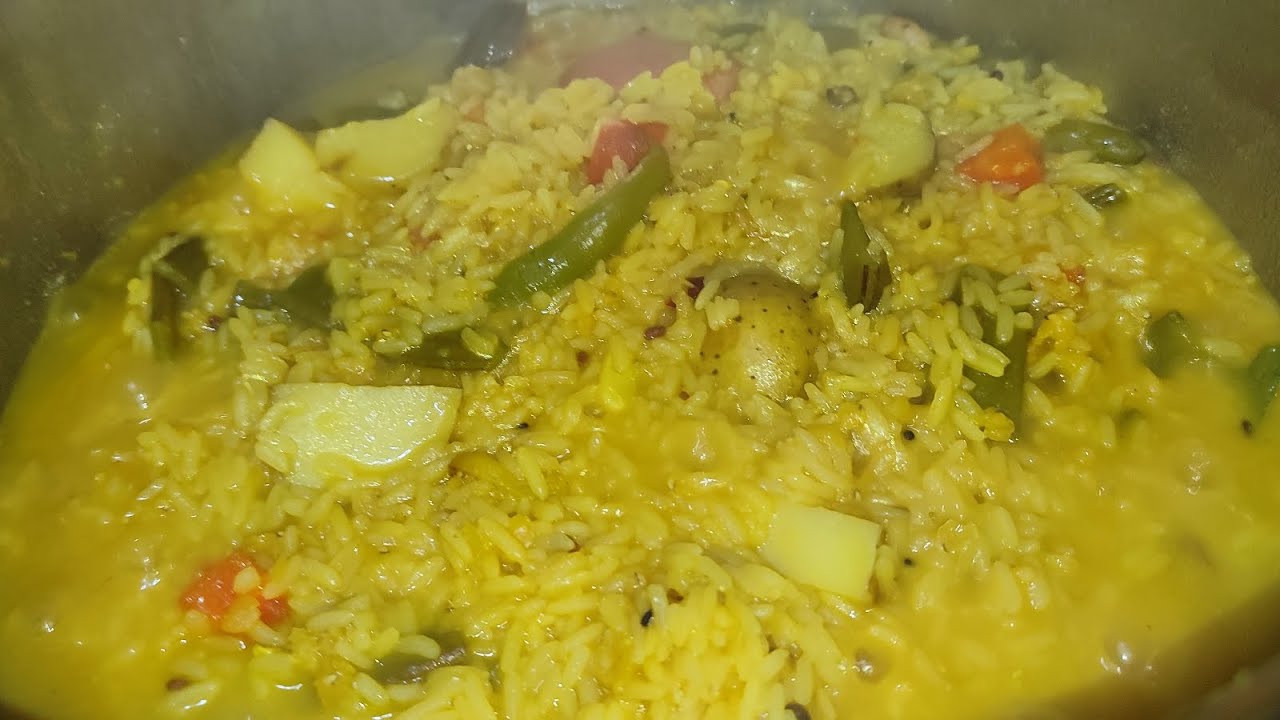 বাড়িতে গ্যাস নেই? রাইস কুকারে রান্না করে ফেলুন মজাদার এই খিচুড়িটা। #foryou #mycooking #kichuri 