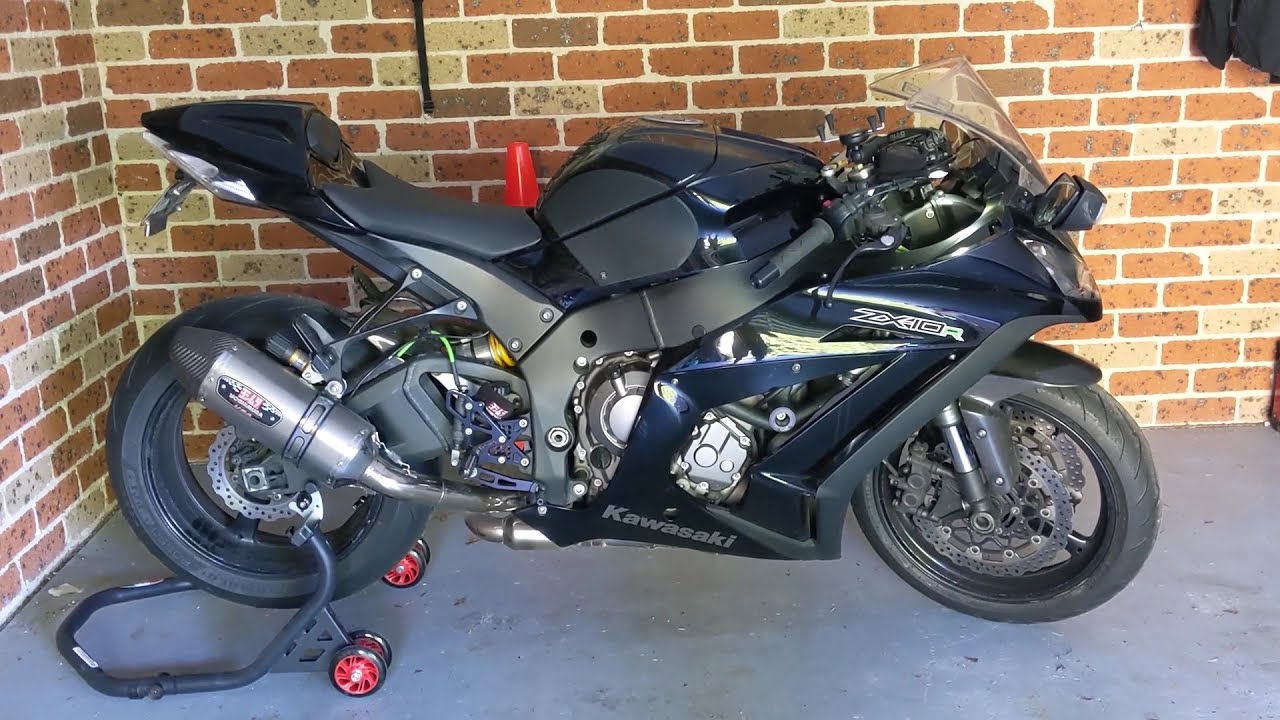Kawasaki Ninja ZX10R - Headlight Bulb Change Tutorial - Quick and Easy
