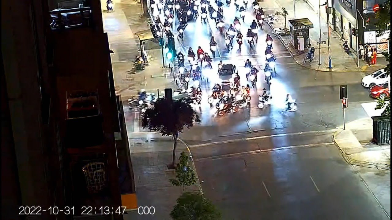 Indignación por caravana ilegal de motos durante Halloween