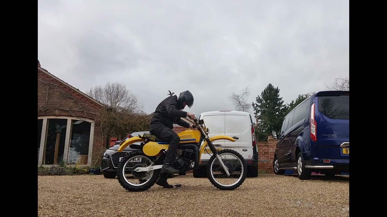 Suzuki PE 400 Cold Start