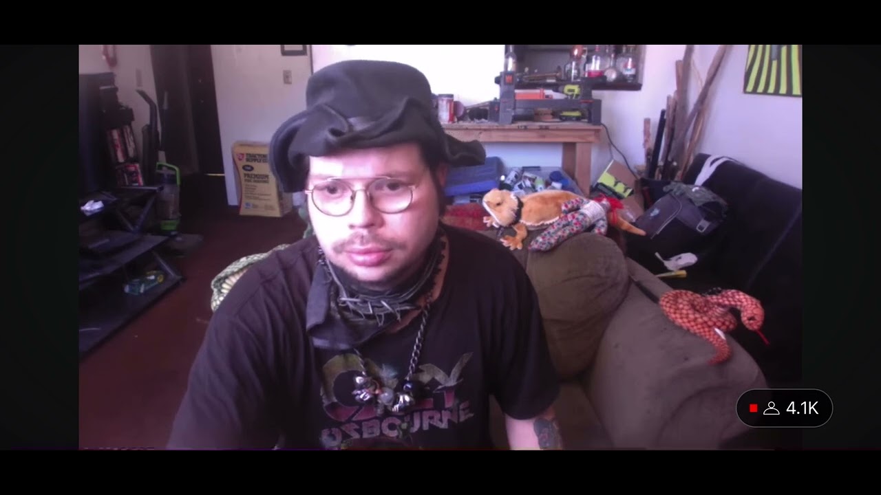 Kingcobrajfs getting mad at his lady