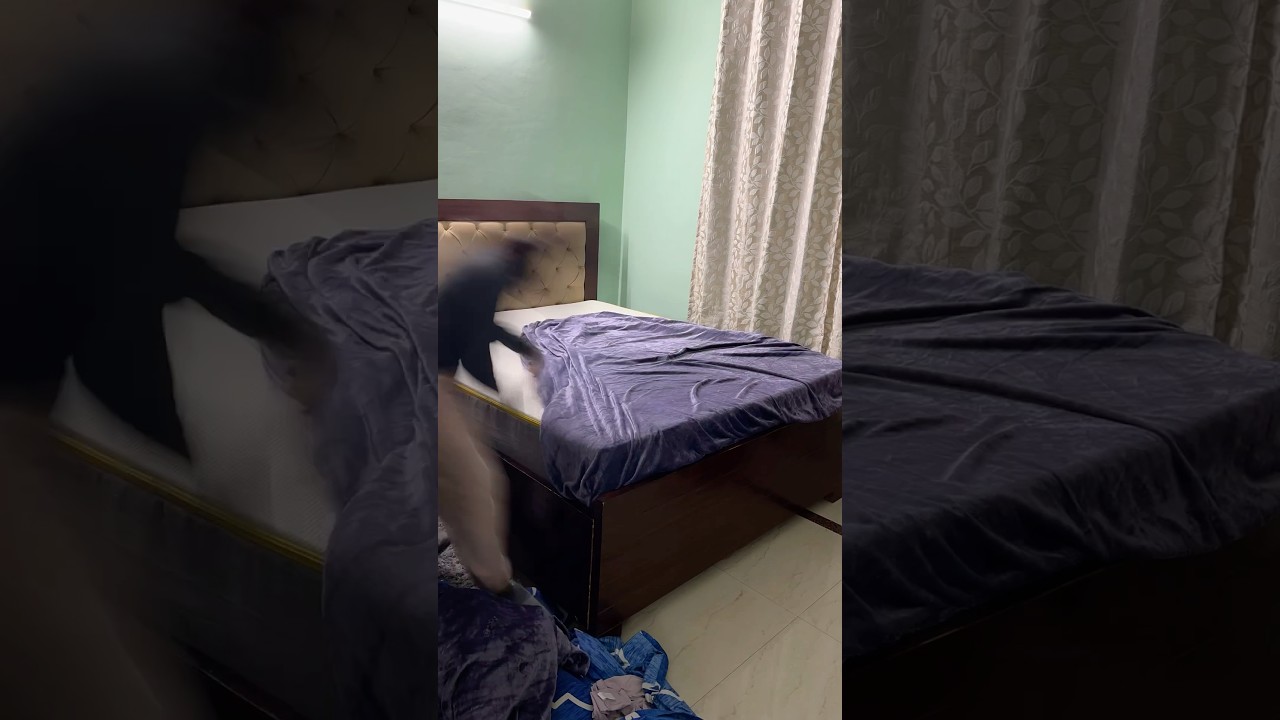 Velvet Fitted Bedsheet from Meesho 