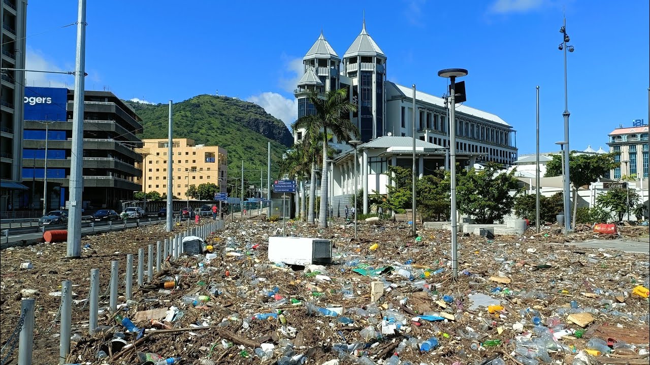 Port Louis devastated after Belal Cyclone | Le Caudan waterfront 🇲🇺