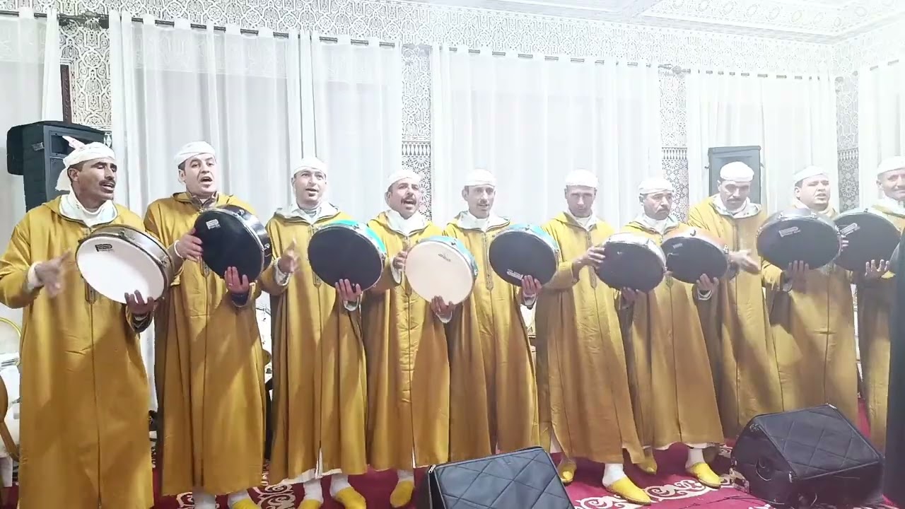 أحيدوس أصيل مع مجموعة بويوسف عمار آيت حرز الله في احتفالات ينّاير بمدينة الحاجب.