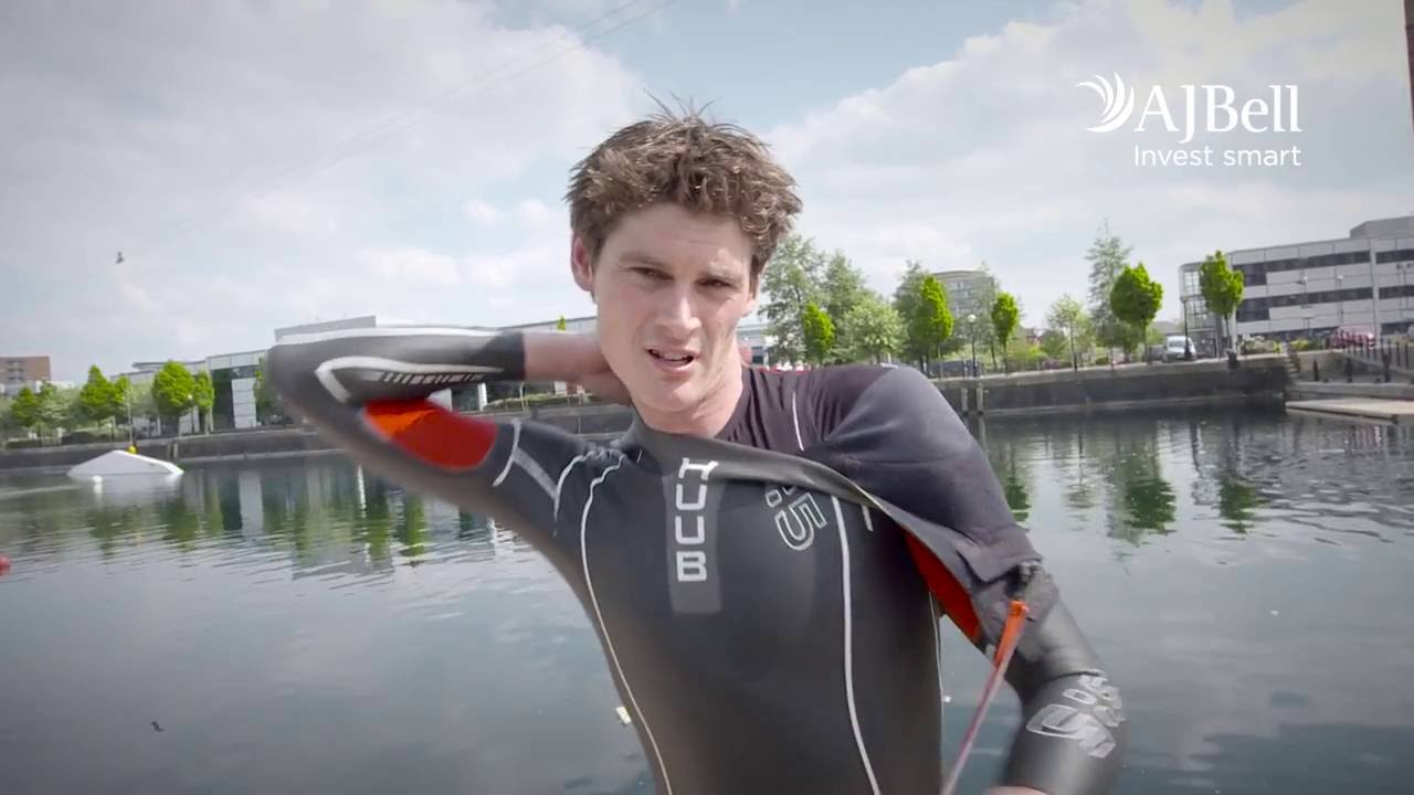 AJ Bell triathlon tips: Taking off  your wetsuit