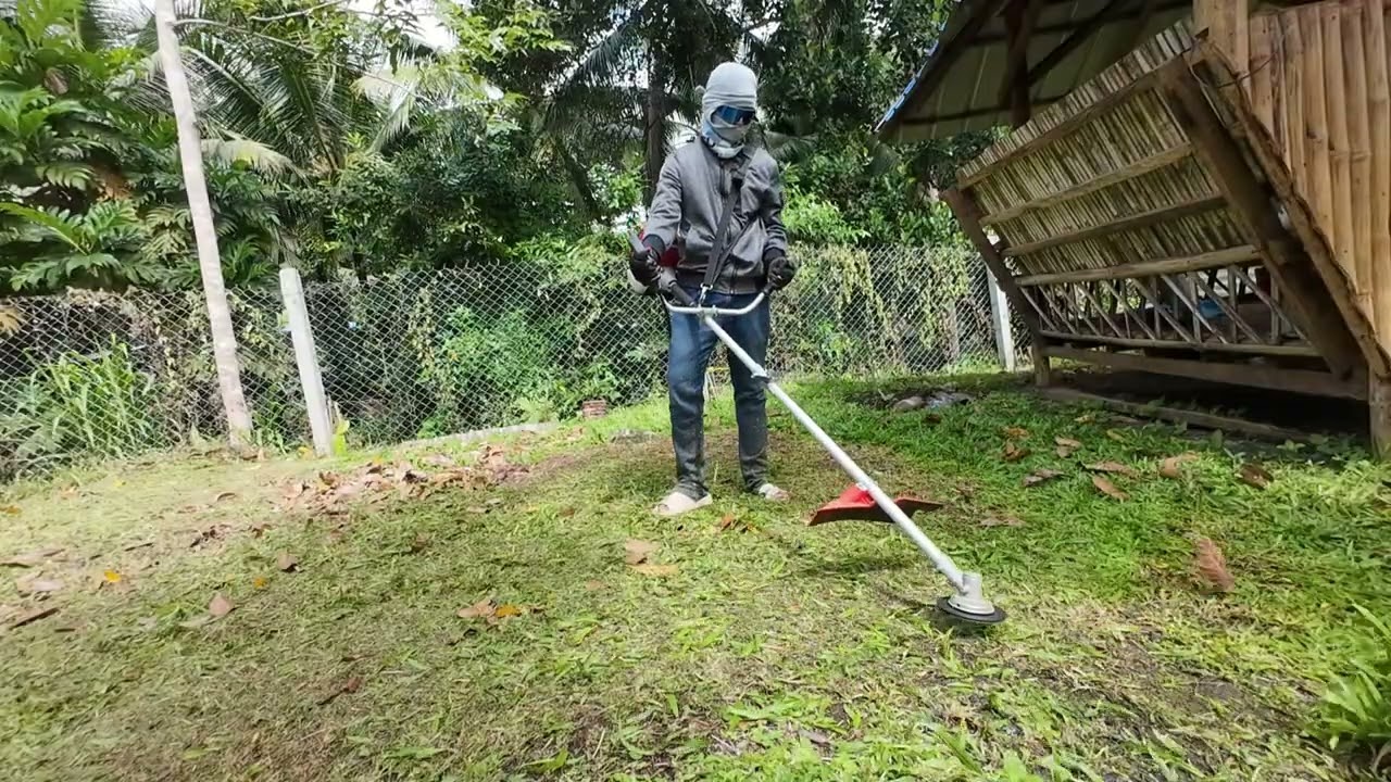 Pareng Hans Mowing