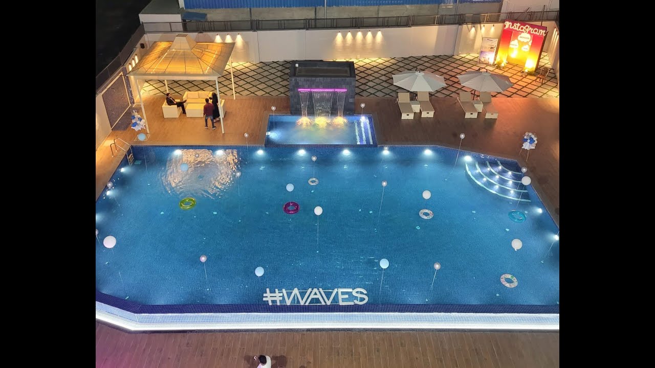 Waves pool & café at Golden Park Hotel & Resort, Malda