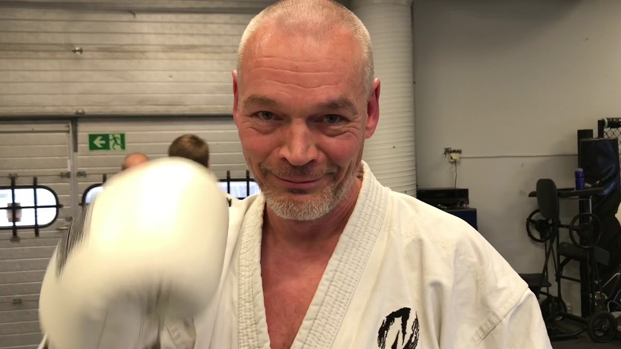 Lyöntikonsepti - Jyrki Innanen