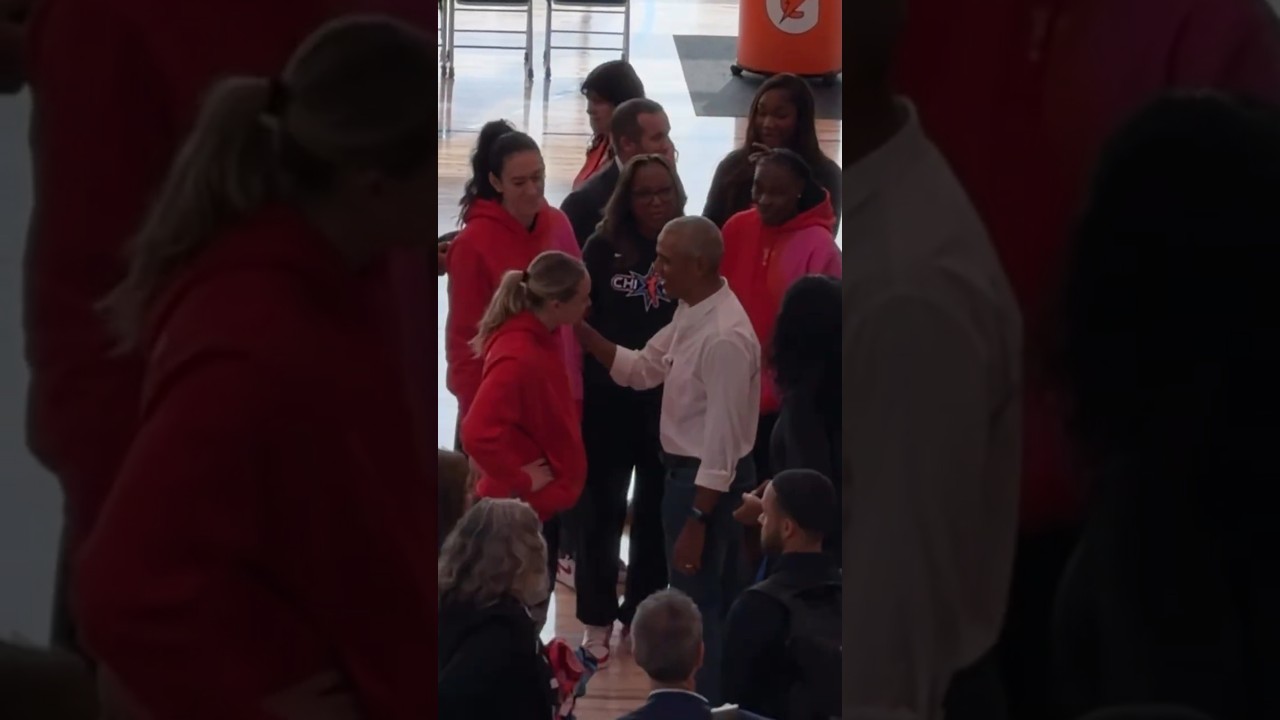 🤩 President Obama visits Paige Bueckers, Angel Reese at All-Star | WNBA women's basketball NBA #wnba