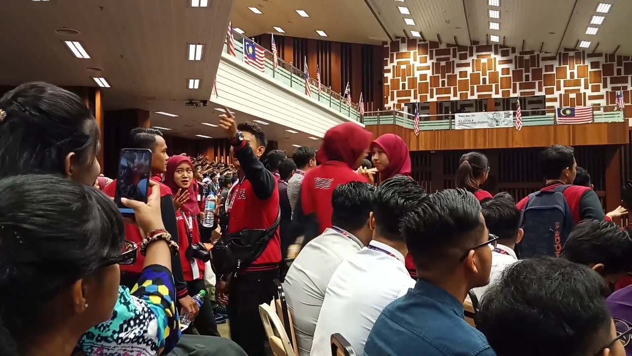UNI MOVE-IN DAY! 💪DORM MOVE IN || UNIVERSITI SAINS MALAYSIA! || ORIENTATION 🐤