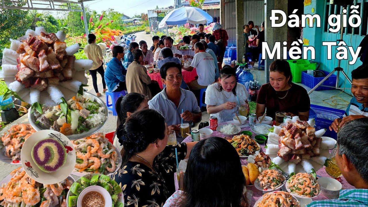 Đám giỗ  nhiều món xưa chị em hàng xóm rất nhiệt tình nấu món. CTMT 