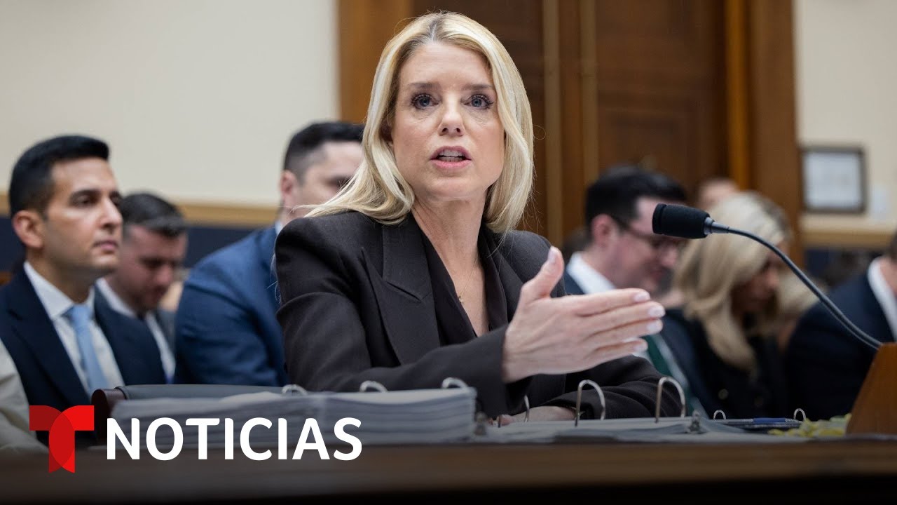 Pam Bondi se niega a disculparse con sobrevivientes de Jeffrey Epstein | Noticias Telemundo