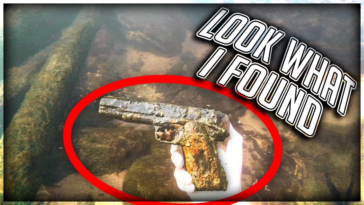 Found Murder Weapon Underwater in a River! (LIVE FOOTAGE)