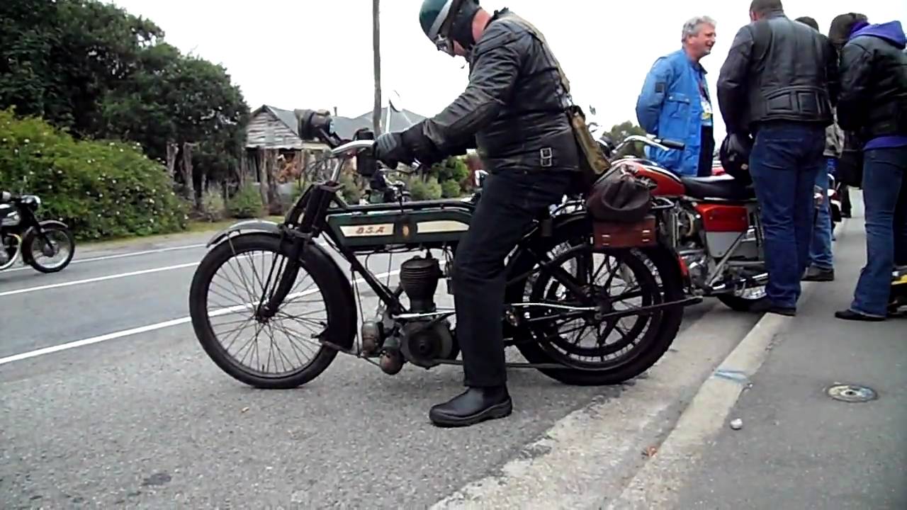 Gary Pritchard NZ Starting his Vintage BSA model C motorcyles from 1913