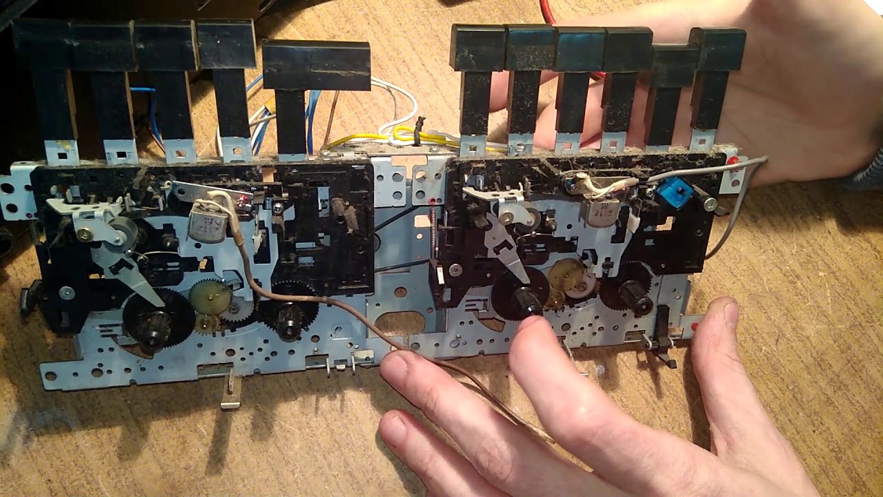 Старый кассетный магнитофон Elekta EK-220