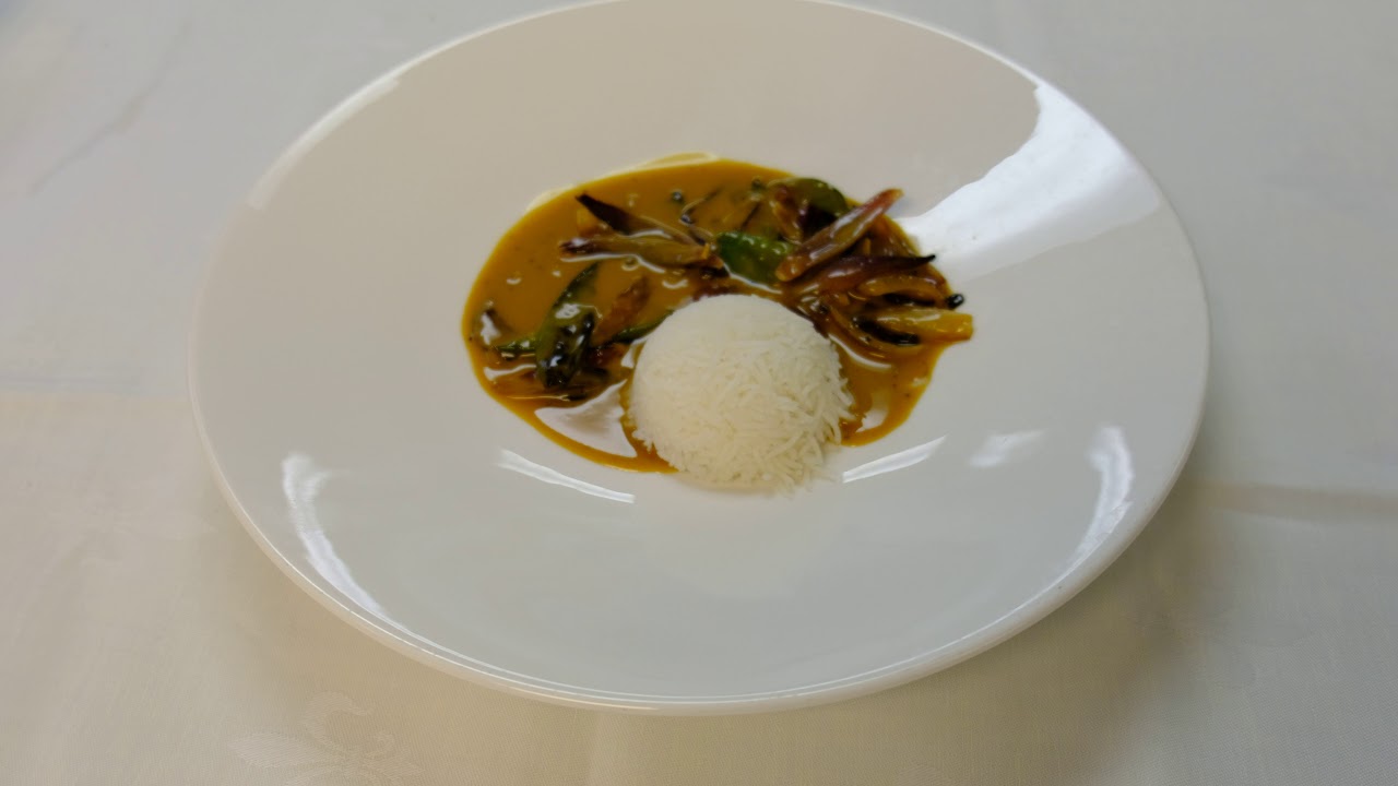 Preparations of a luxury fish course in 4K