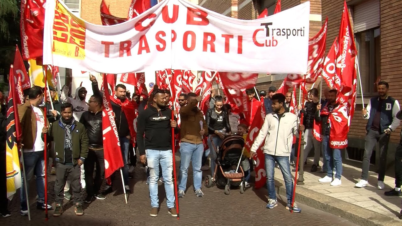 Pavia attraversata dal corteo dei lavoratori della Gottardo di Broni