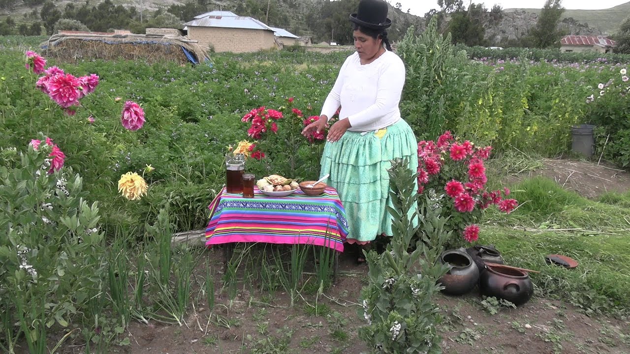 PLATO PACEÑO Y SU REFRESCO DE CEBADA AL ESTILO DE LA CHOLITA MAMILA