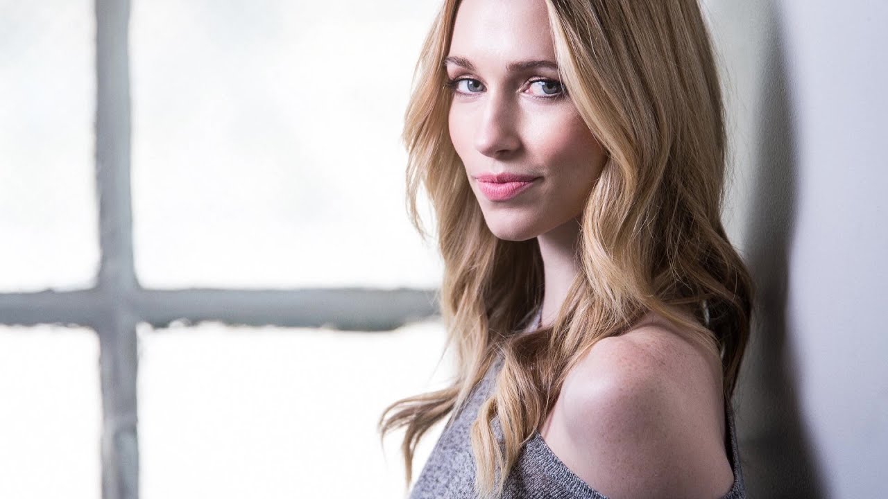 Erik Valind demonstrates how to shoot a window light portrait with 1 speedlight