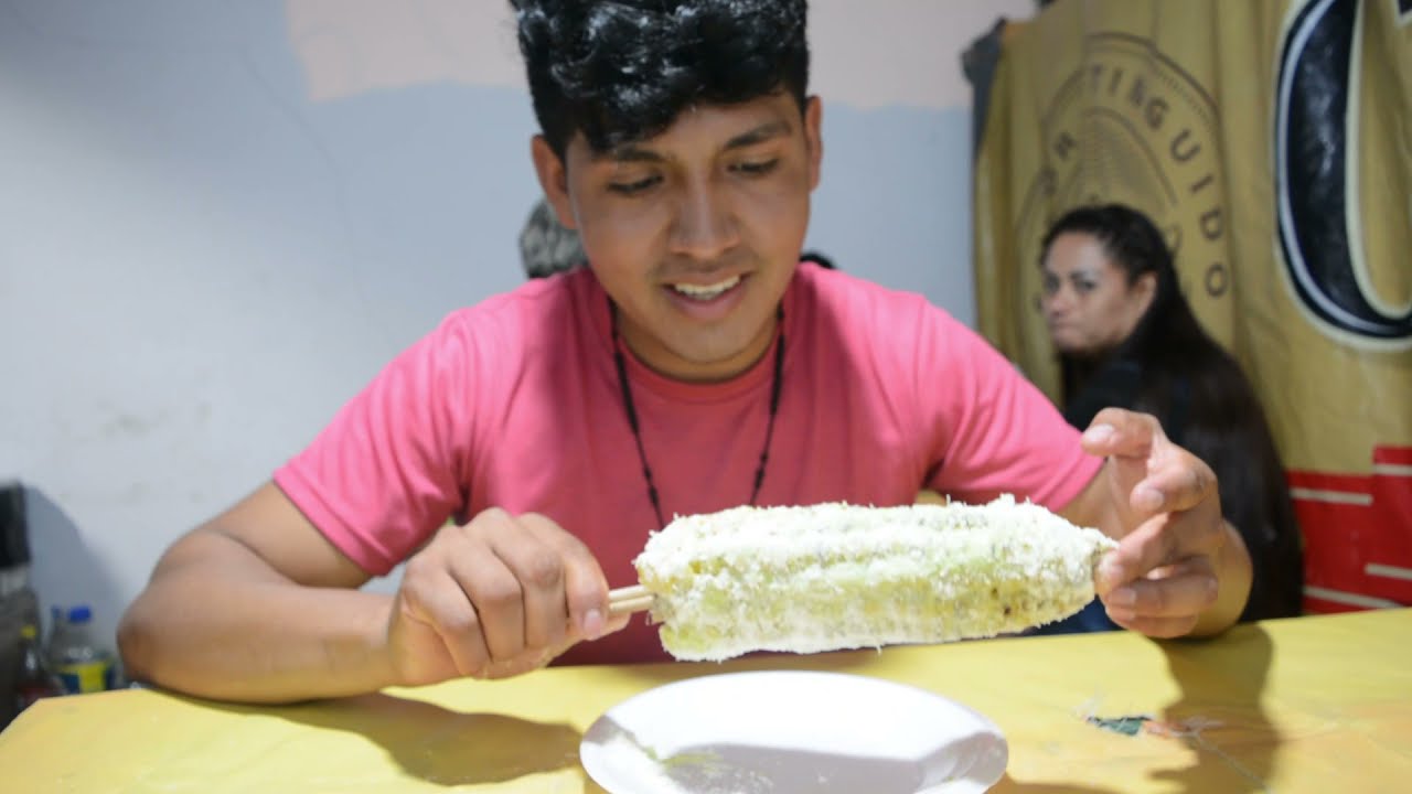 Comida nocturna callejera en Atacames - Esmeraldas