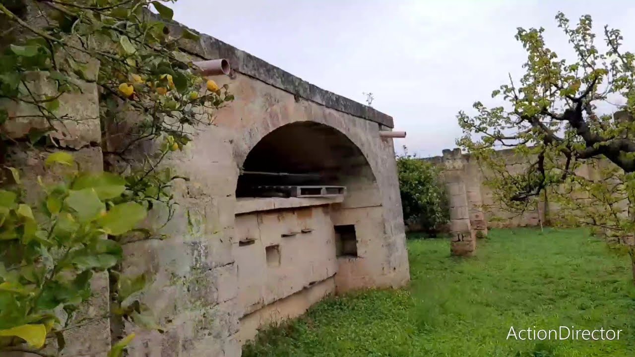 Spiriti della natura. Erbe & incanti.. Antica arnia in pietra.