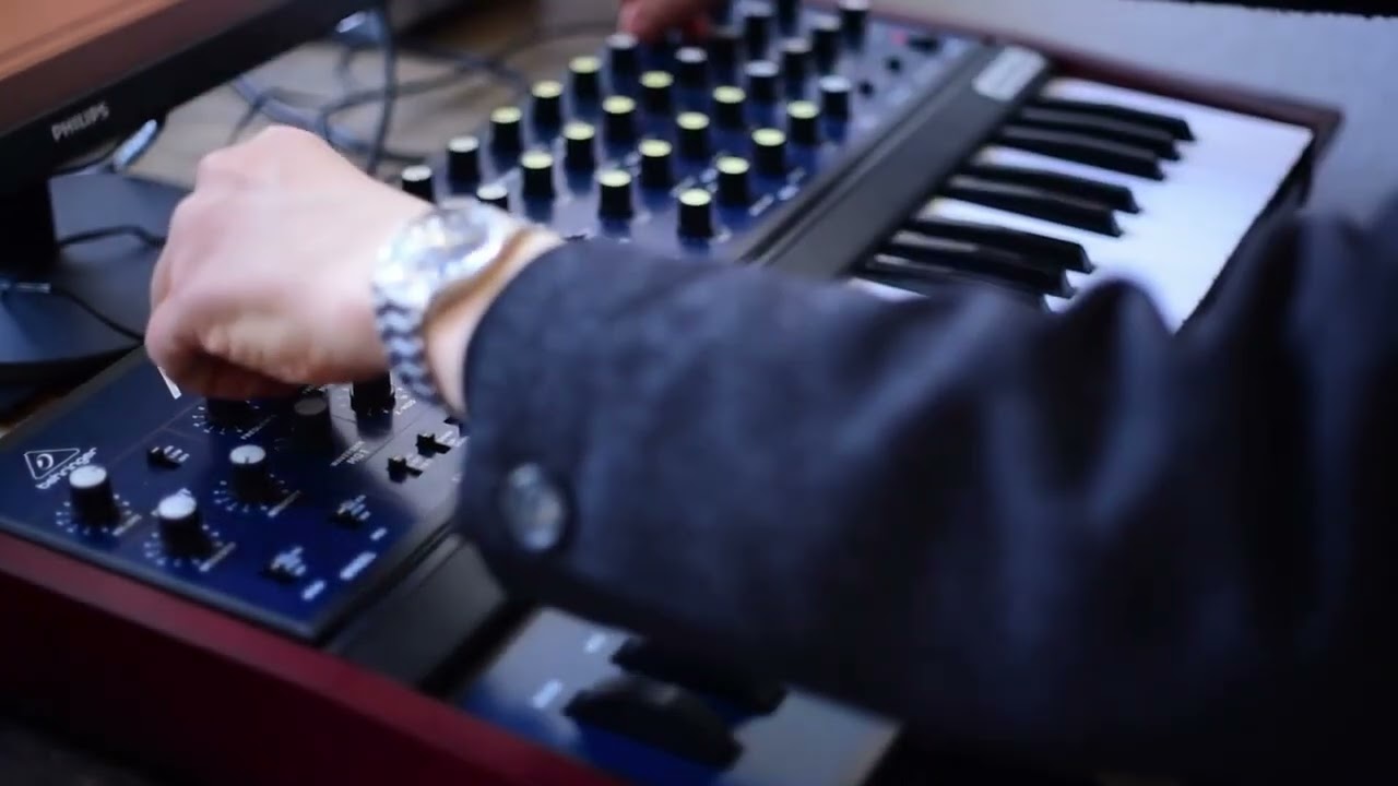 SLOW MOTION, Behringer Monopoly Test 8a (Falk Kulawik)