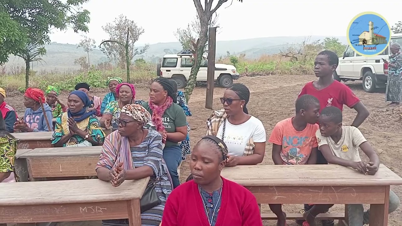 Visite pastorale de Mgr Ildevert M  Mouanga à Ngabouloumou