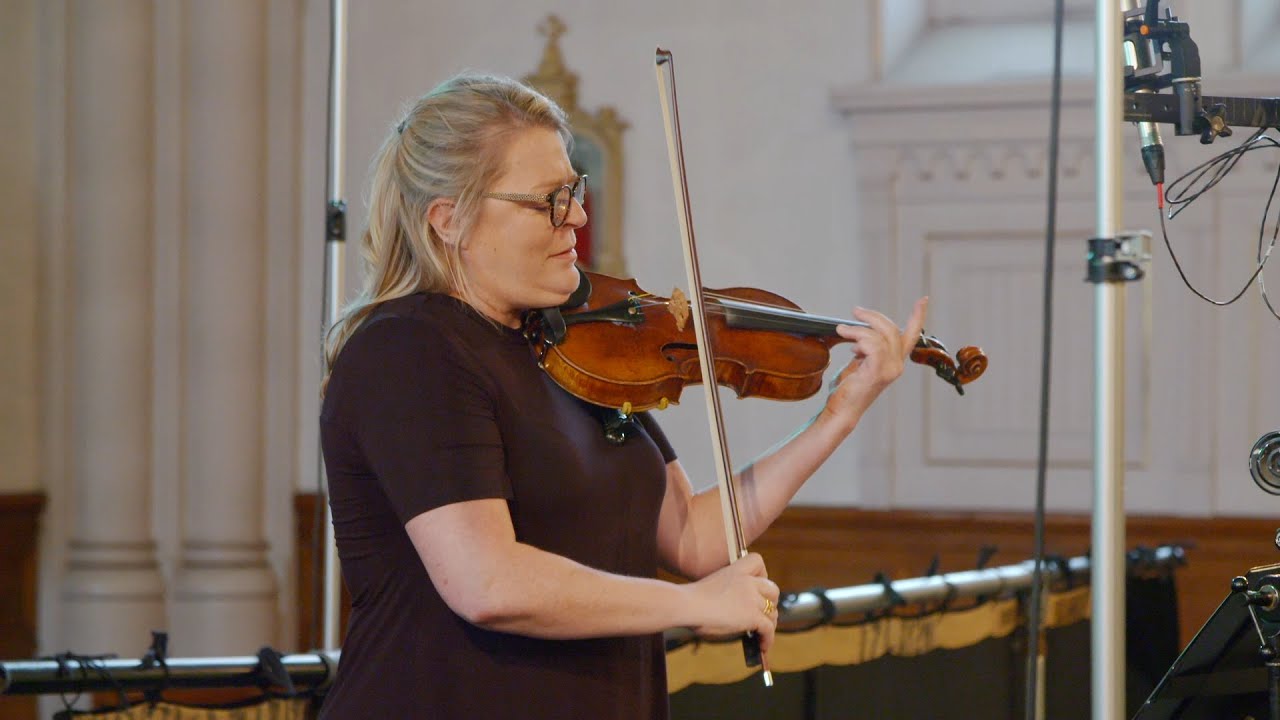 Ólafur Arnalds: Happiness Does not Wait by violinist Angèle Dubeau