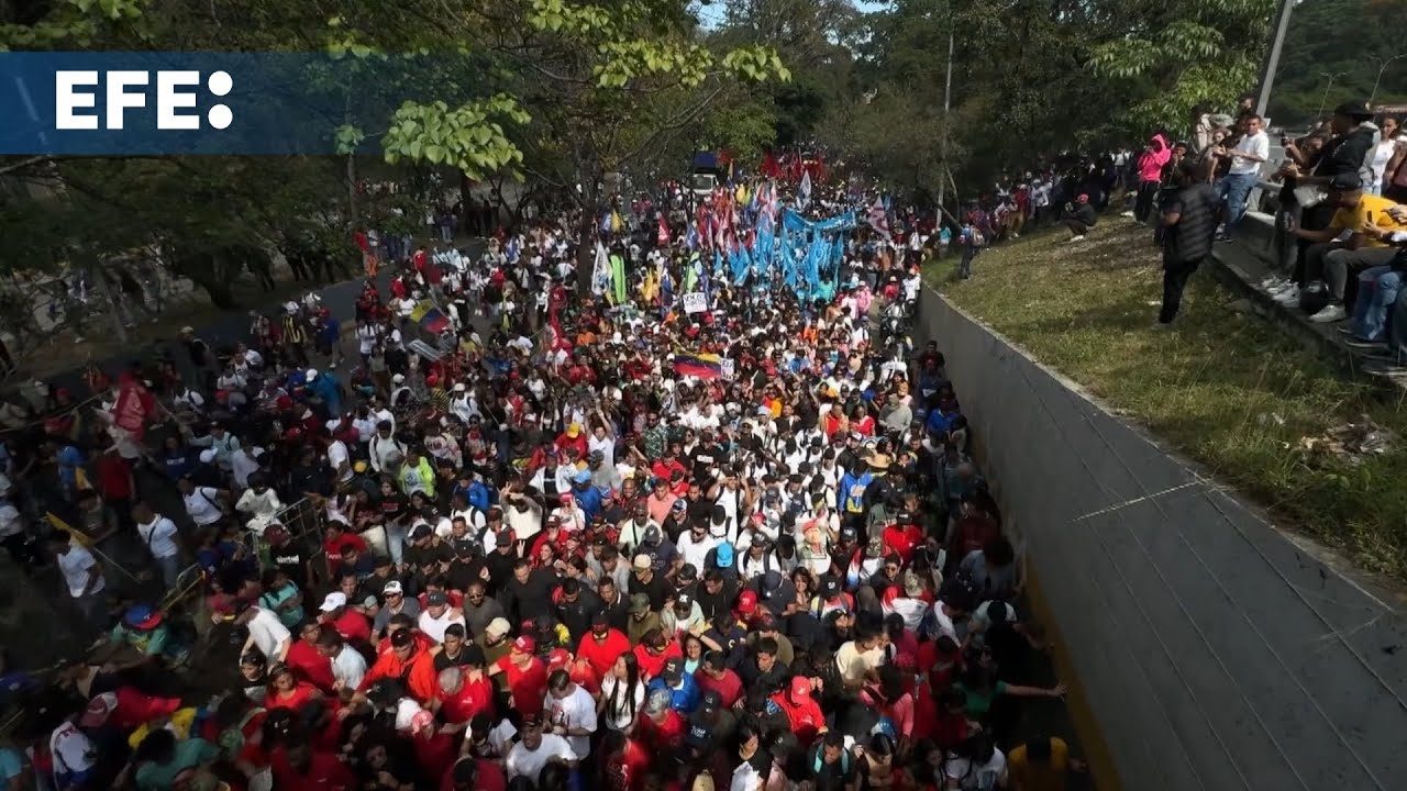 Jóvenes chavistas marchan en Caracas para pedir la liberación de Nicolás Maduro