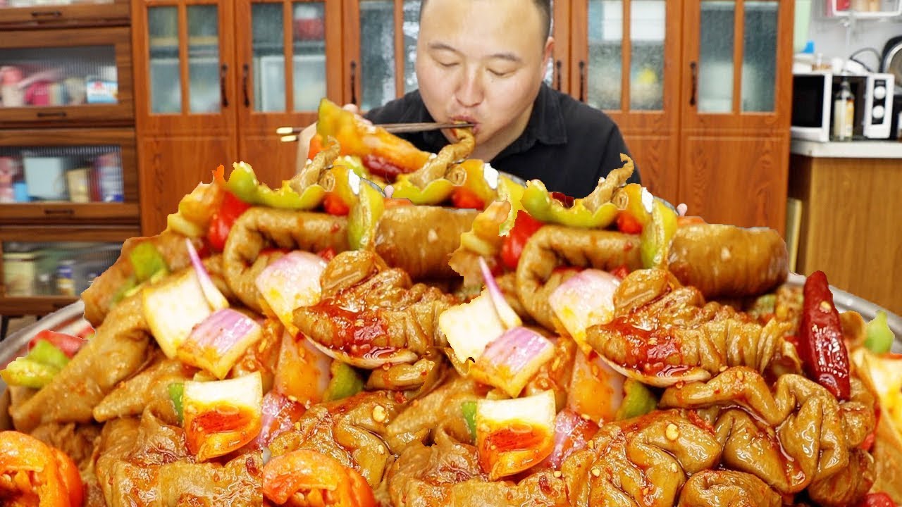 20 pounds of pig intestines, Aqiang makes braised pig intestines, it’s so addictive to suck on them!