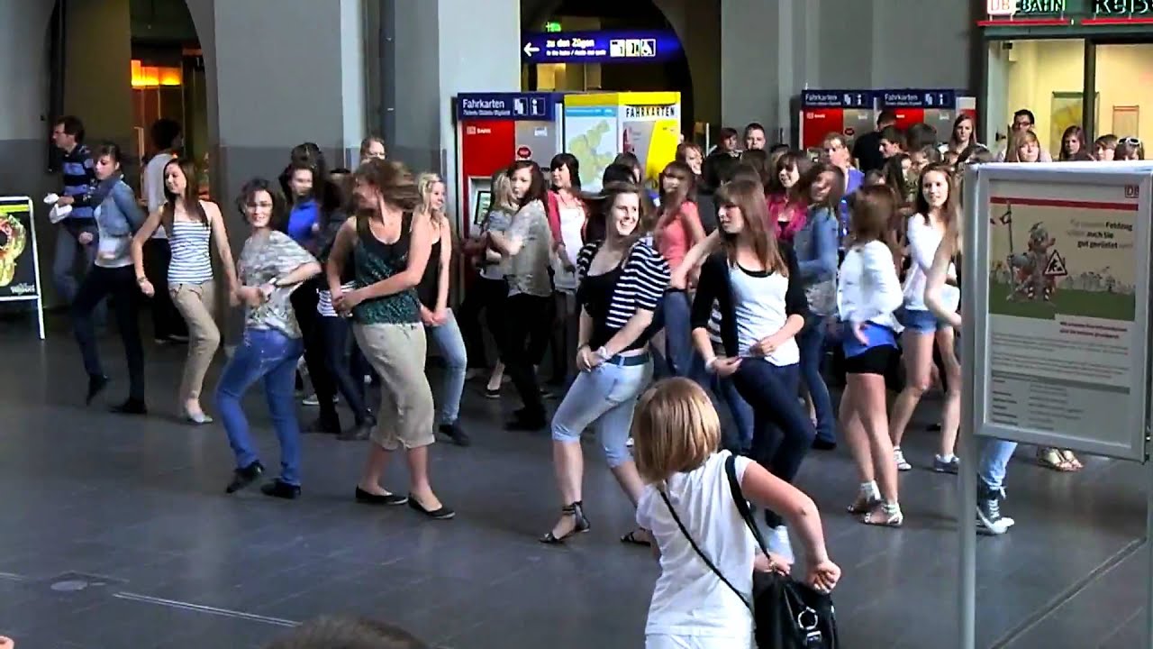 #flashmob der Tanzschule Marc Daumas im Bahnhof Koblenz am 07.05.2011