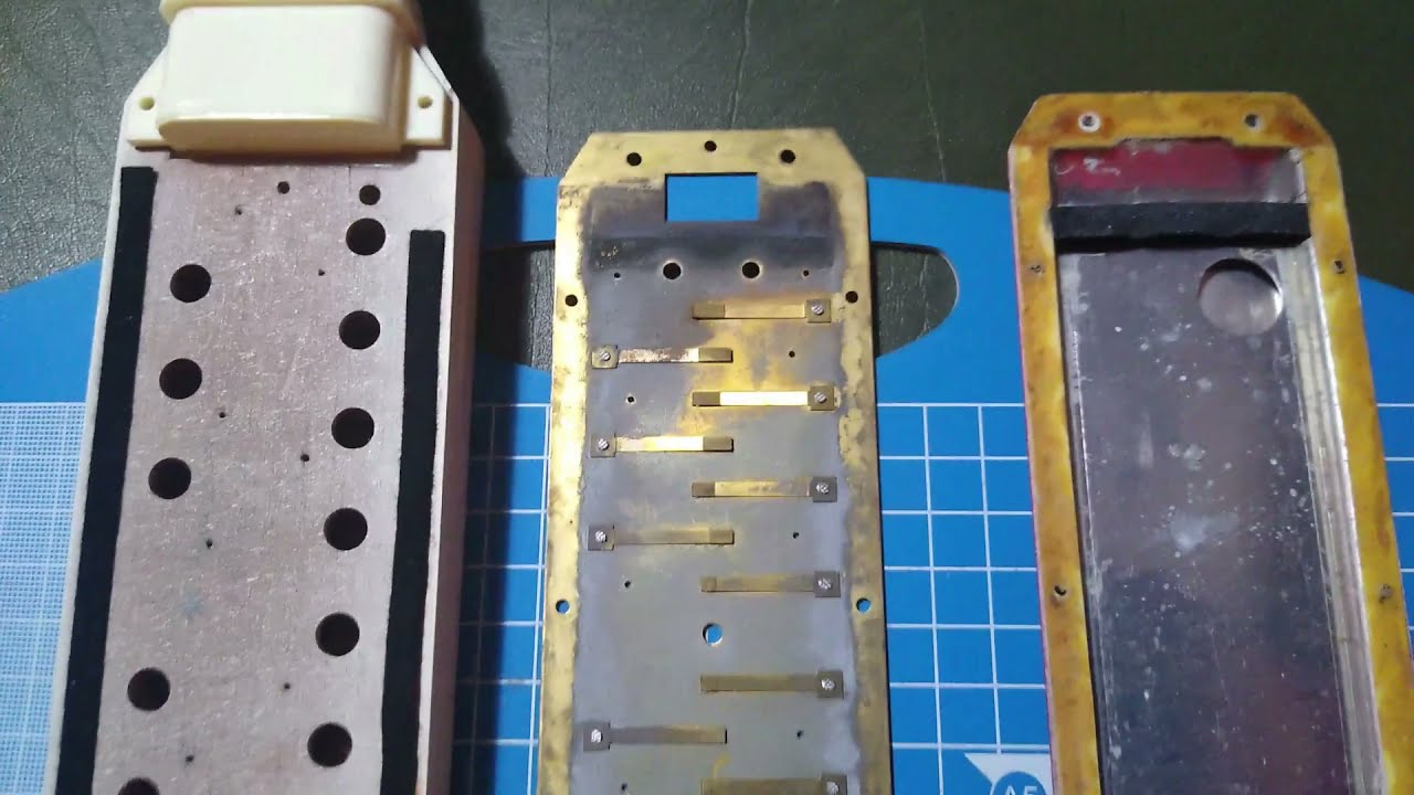 Instrument workshop - Vintage wooden Hohnor alto melodica disassembly
