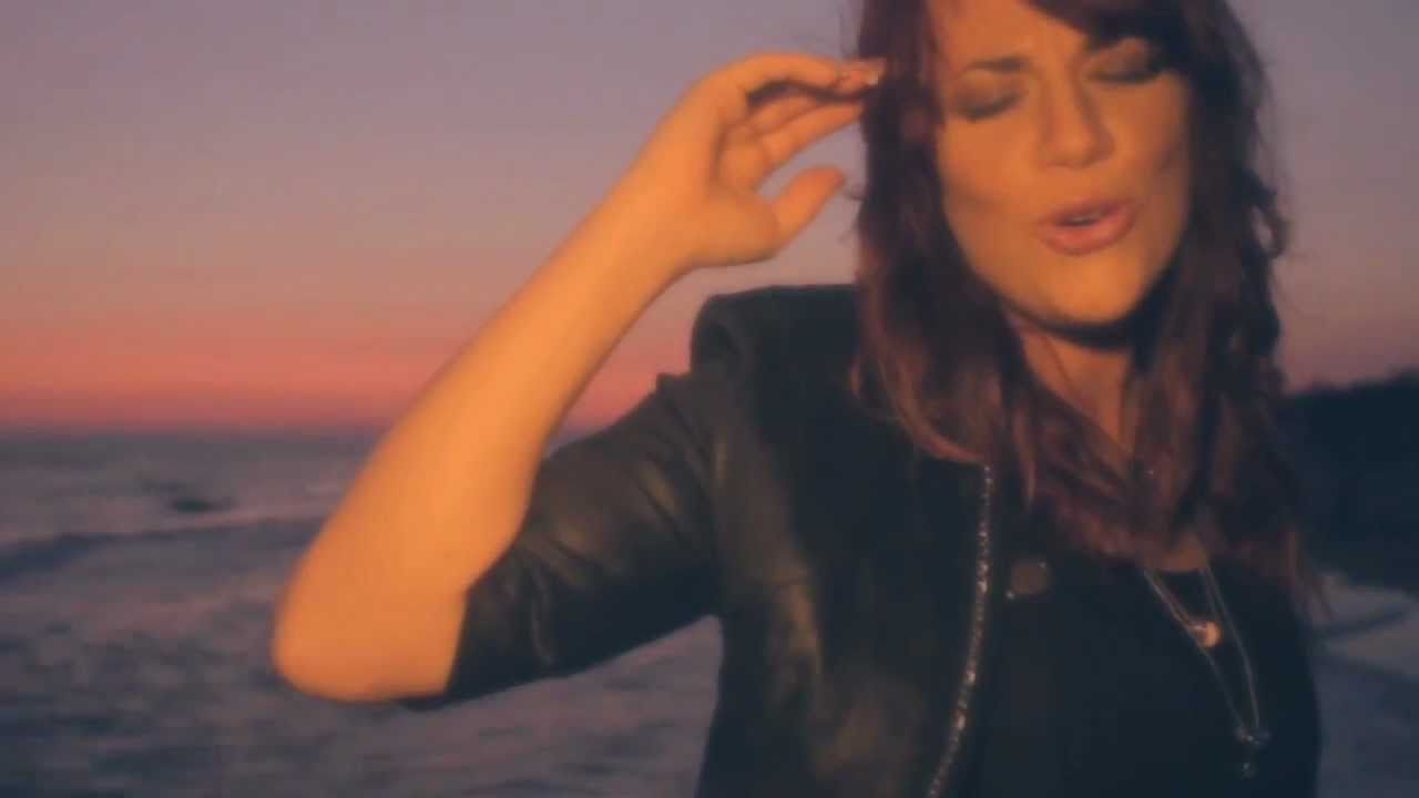 ROBERTA BONANNO - Per Un Attimo 2011 ( video ufficiale )