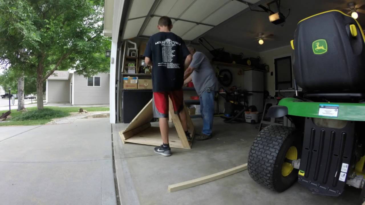 BUILDING A PARKOUR BOX(Feat. Grandpa)