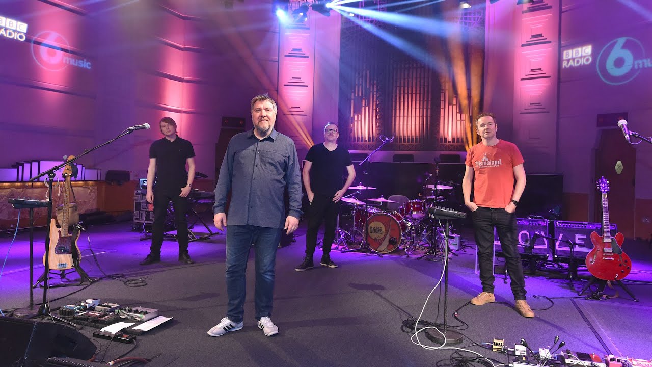 Doves - Carousels (6 Music Live Session in the Radio Theatre)