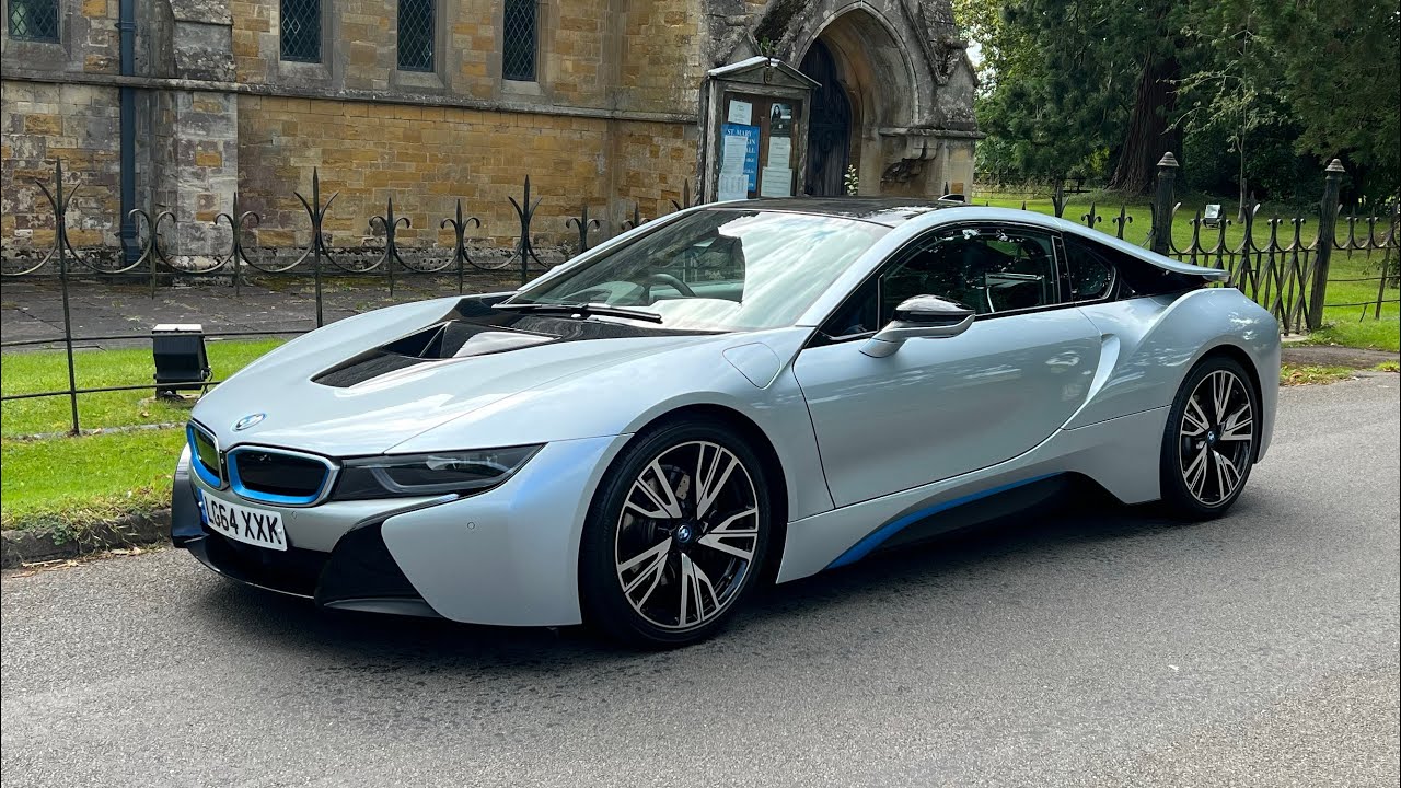 Стоит ли покупать подержанный BMW i8? (Тест-драйв и обзор)