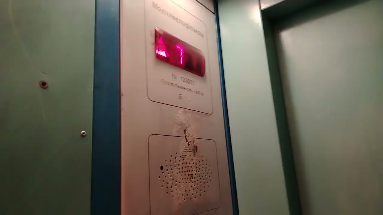 Не работает табло этажей лифт млм 2008 Г Гомель Улица Чечерская 18 подъезд 2