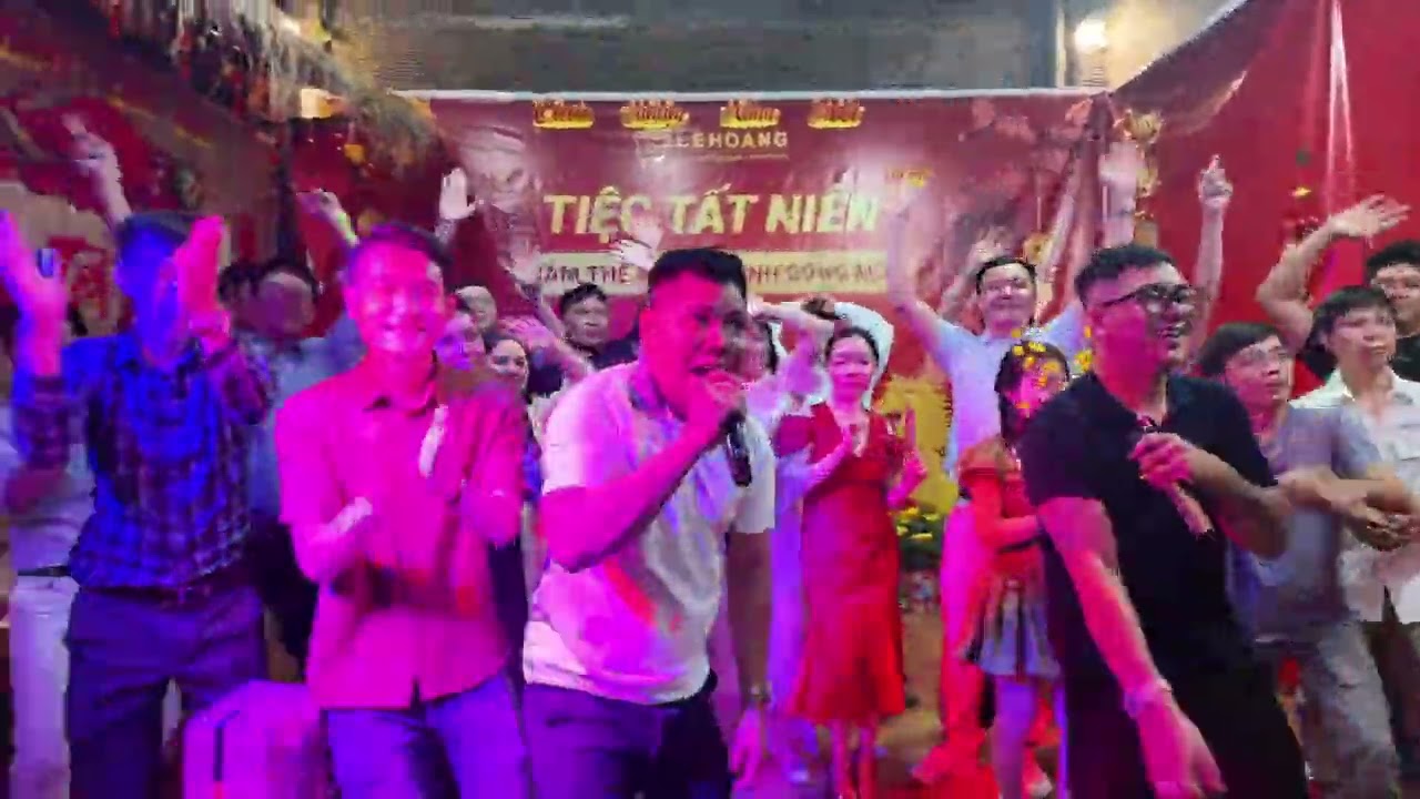 Team kho hát cuối tiệc