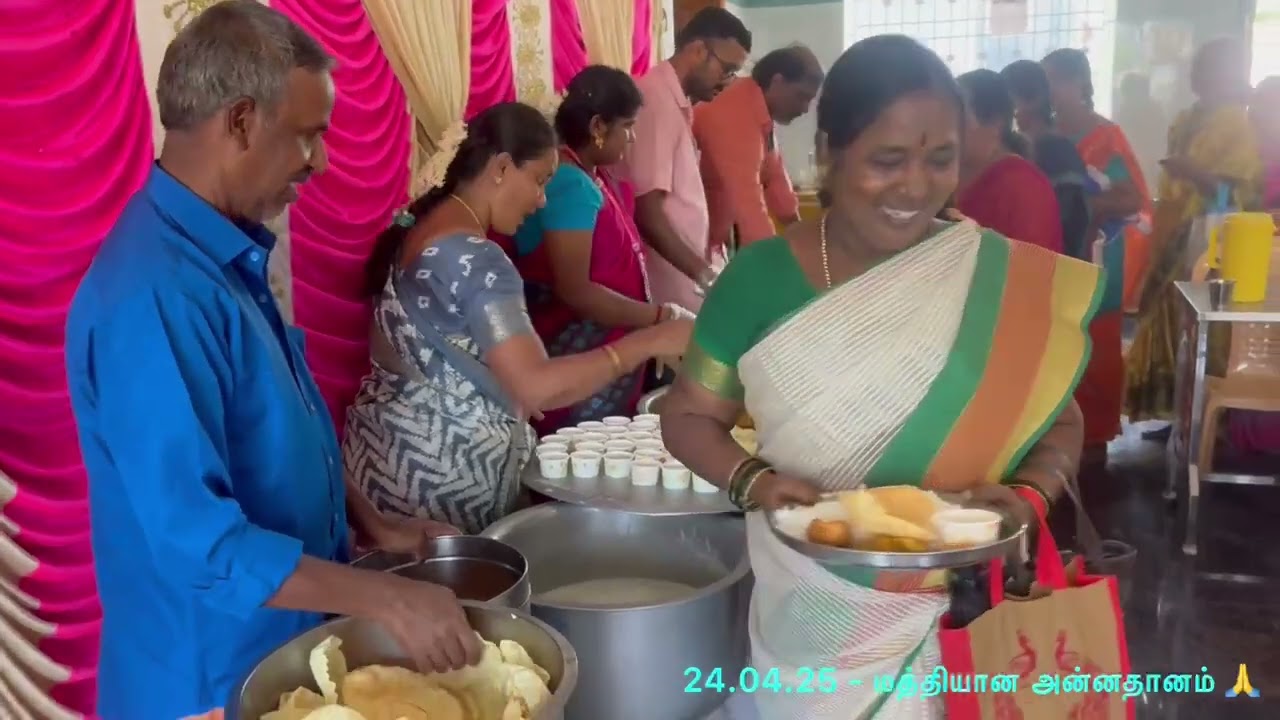 இன்றைய மத்தியான அன்னதானம்  ஆலயத்திற்கு வந்திருந்த அனைத்து பக்தர்களுக்கும் வழங்கப்பட்டது🙏