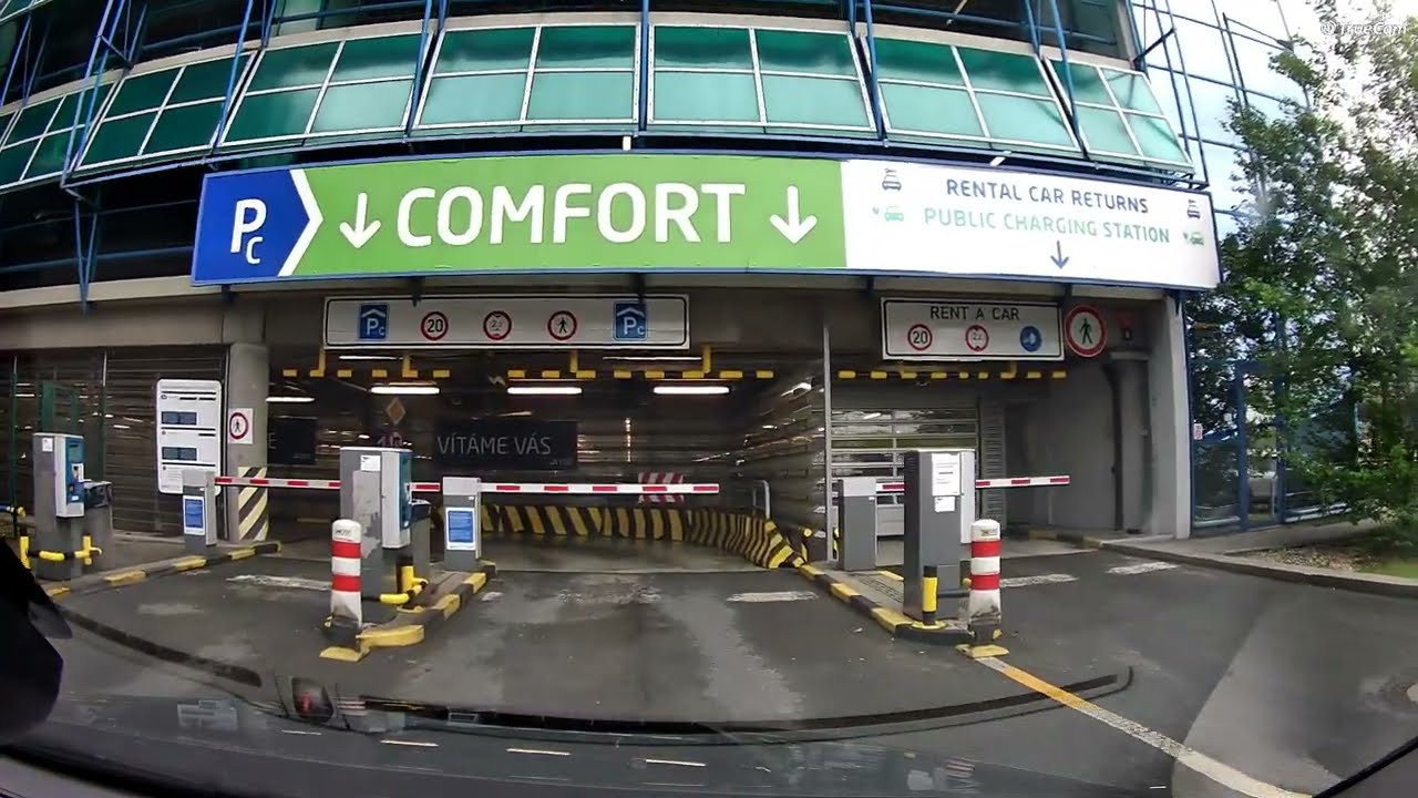 261 Prague airport: longterm Comfort parking and shortterm Economy parking