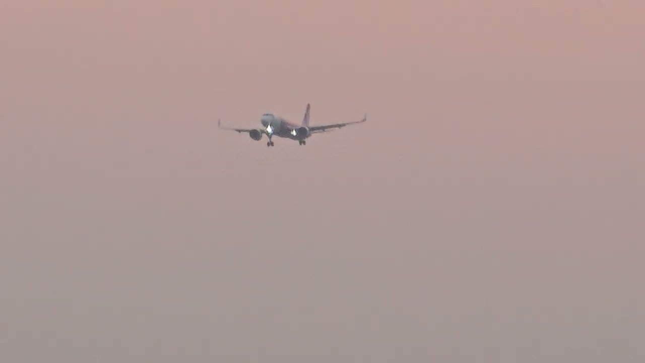 Samsung s24 ultra zooming Air asia flight