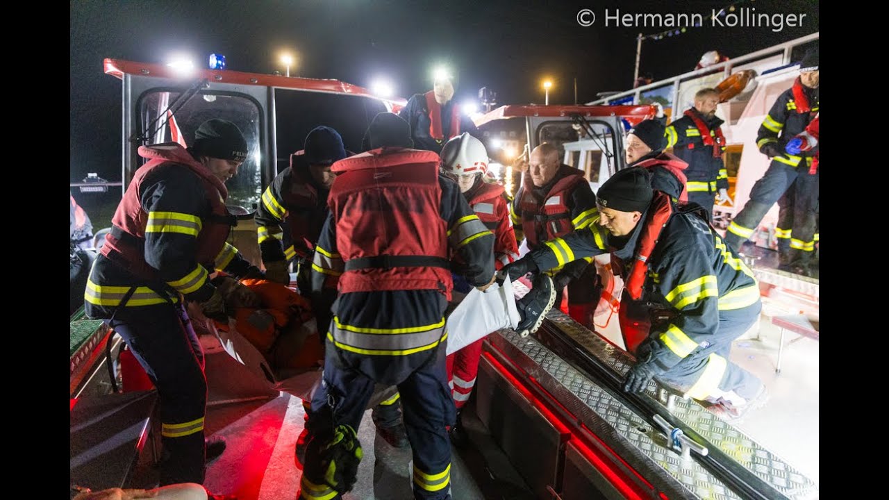 Nachtübung auf der Donau