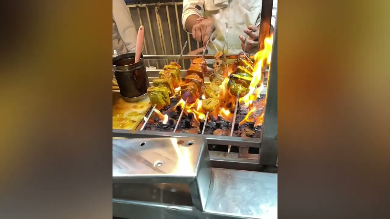 Sarafa bazaar food tour, Indore